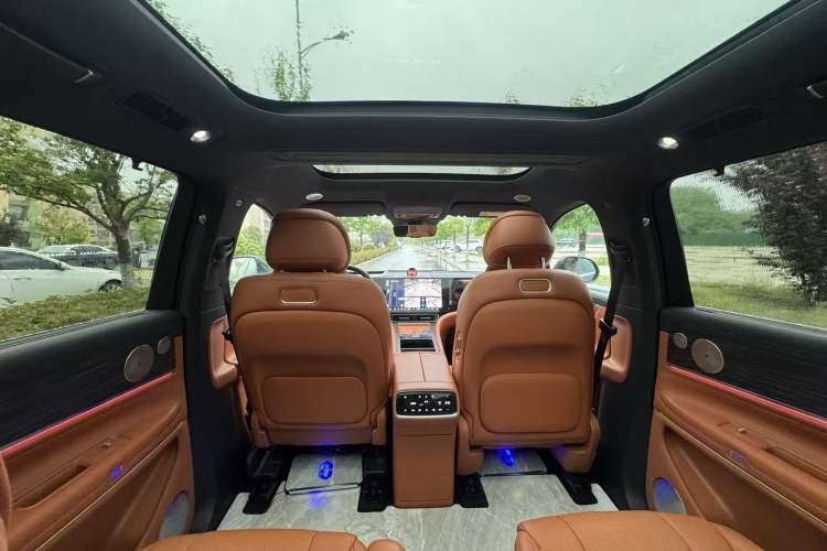 Used Hima AITO M9 2024 Range-Extended Ultra Version 42 kWh 6-Seater Model Interior 8
