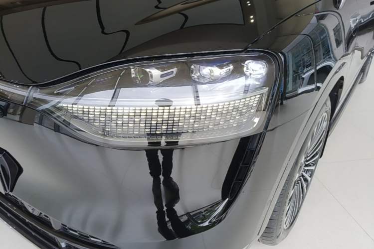 Used Hima AITO M9 2024 Range-Extended Ultra Version 42 kWh 6-Seater Model Left Front Headlight