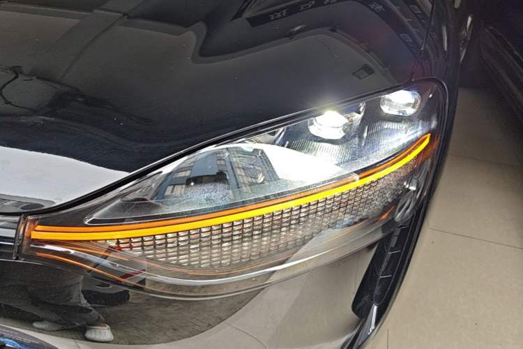 Used Hima AITO M9 2024 Range-Extended Ultra Version 42 kWh 6-Seater Model Left Front Headlight