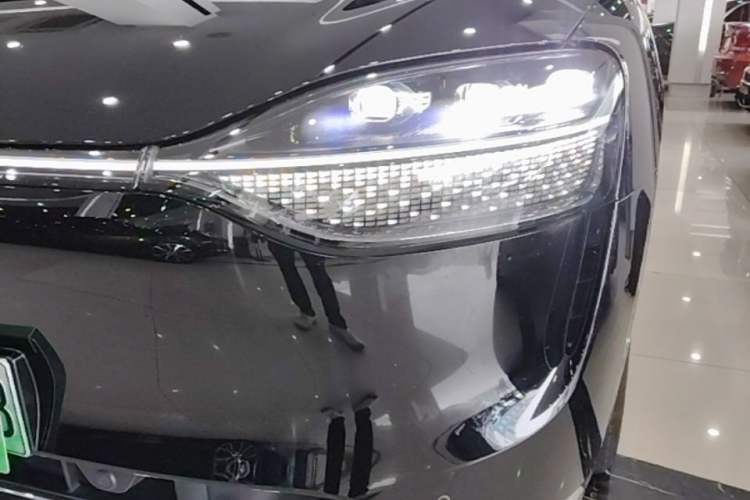 Used Hima AITO M9 2024 Range-Extended Max Edition 42 kWh 6-Seater Version Left Front Headlight
