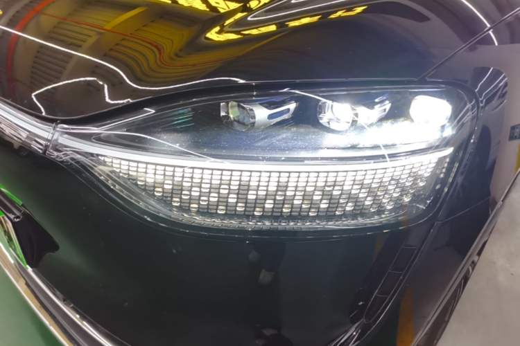 Used Hima AITO M9 2024 Range-Extended Ultra Version 42 kWh 6-Seater Model Left Front Headlight