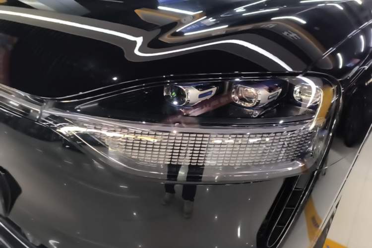 Used Hima AITO M9 2024 Range-Extended Ultra Version 52 kWh 5-Seater Model Left Front Headlight