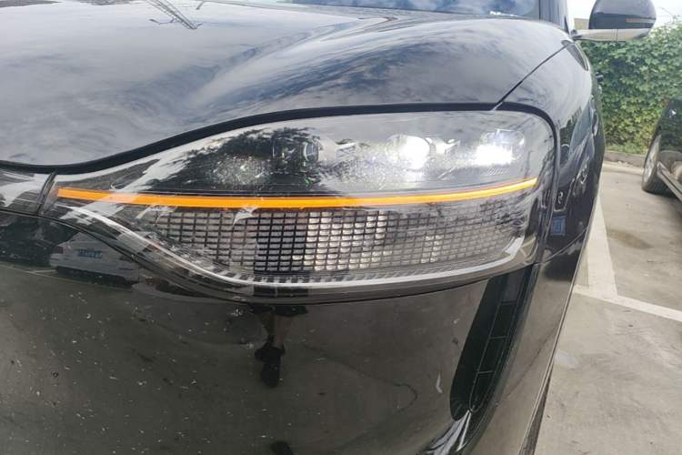 Used Hima AITO M9 2024 Range-Extended Ultra Version 42 kWh 6-Seater Model Left Front Headlight