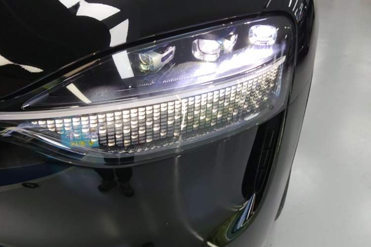 Used Hima AITO M9 2024 Range-Extended Ultra Version 52 kWh 6-Seater Model Left Front Headlight