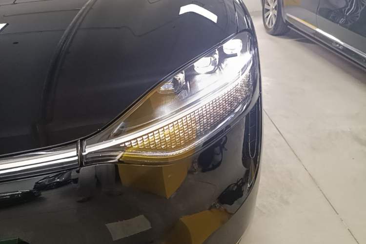Used Hima AITO M9 2024 Range-Extended Ultra Version 42 kWh 6-Seater Model Left Front Headlight