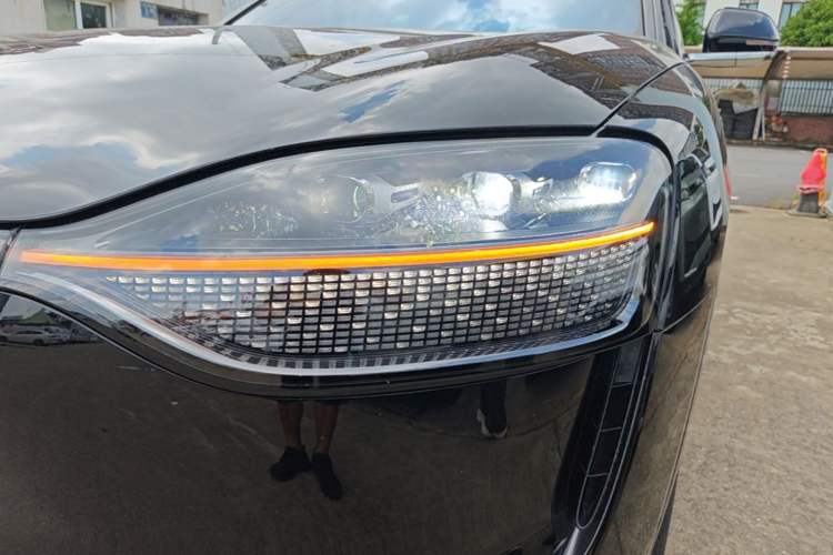 Used Hima AITO M9 2024 Range-Extended Ultra Version 42 kWh 6-Seater Model Left Front Headlight