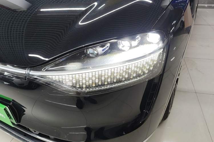 Used Hima AITO M9 2024 Range-Extended Ultra Version 42 kWh 6-Seater Model Left Front Headlight