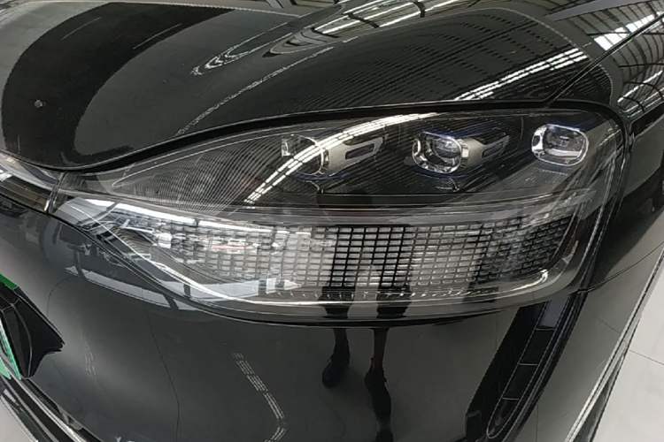 Used Hima AITO M9 2024 Range-Extended Ultra Version 42 kWh 6-Seater Model Left Front Headlight