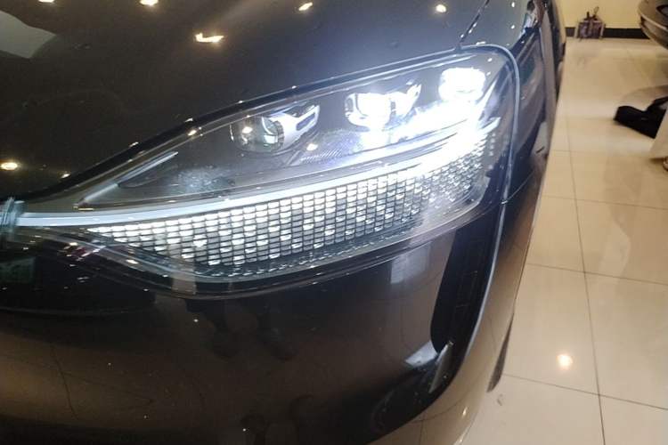 Used Hima AITO M9 2024 Range-Extended Ultra Version 42 kWh 6-Seater Model Left Front Headlight