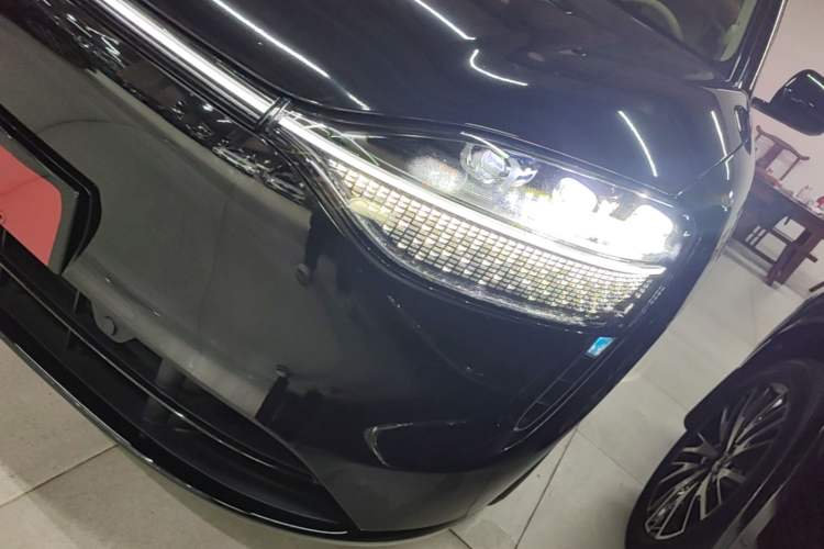 Used Hima AITO M9 2024 Range-Extended Ultra Version 52 kWh 6-Seater Model Left Front Headlight