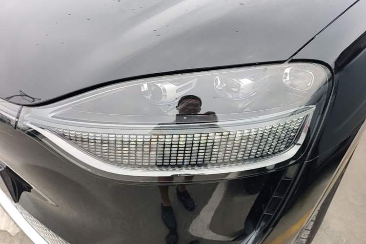 Used Hima AITO M9 2024 All-Electric Ultra Version 100 kWh 6-Seater Model Left Front Headlight