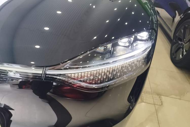 Used Hima AITO M9 2024 Range-Extended Ultra Version 42 kWh 6-Seater Model Left Front Headlight