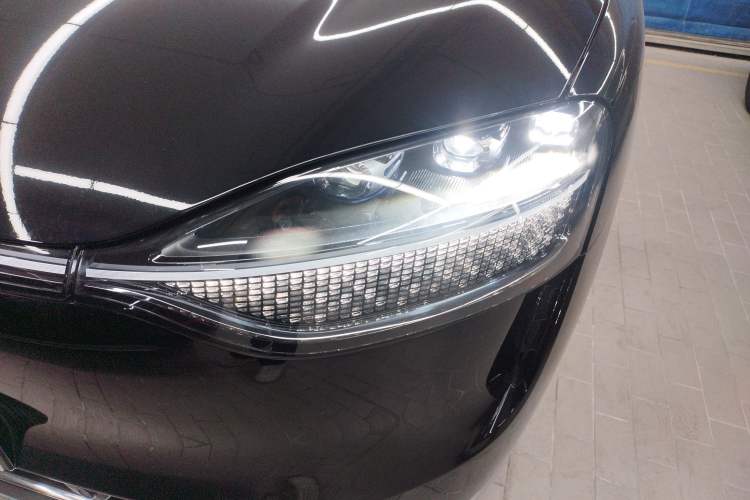 Used Hima AITO M9 2024 Range-Extended Ultra Version 42 kWh 6-Seater Model Left Front Headlight