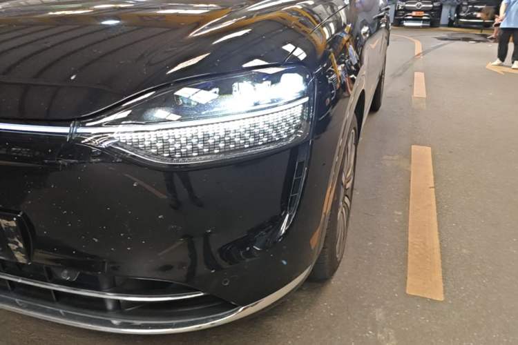Used Hima AITO M9 2024 Range-Extended Ultra Version 42 kWh 6-Seater Model Left Front Headlight