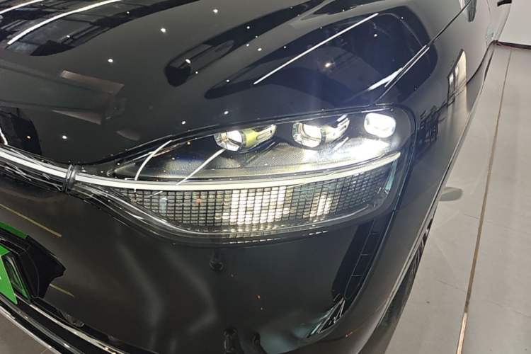Used Hima AITO M9 2024 Range-Extended Max Edition 52 kWh 6-Seater Version Left Front Headlight