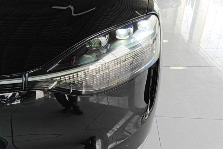 Used Hima AITO M9 2024 Range-Extended Ultra Version 42 kWh 6-Seater Model Left Front Headlight