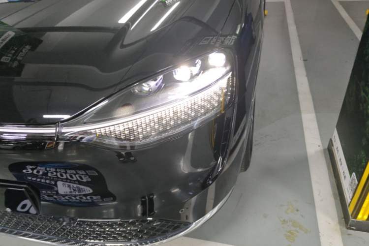 Used Hima AITO M9 2024 Range-Extended Ultra Version 42 kWh 6-Seater Model Left Front Headlight