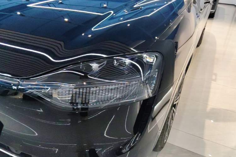 Used Hima AITO M9 2024 Range-Extended Ultra Version 42 kWh 6-Seater Model Left Front Headlight