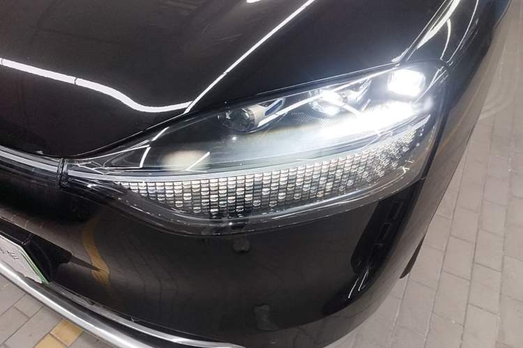 Used Hima AITO M9 2024 Range-Extended Ultra Version 42 kWh 6-Seater Model Left Front Headlight