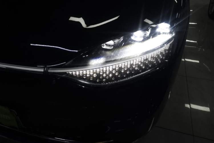 Used Hima AITO M9 2024 Range-Extended Max Edition 42 kWh 6-Seater Version Left Front Headlight