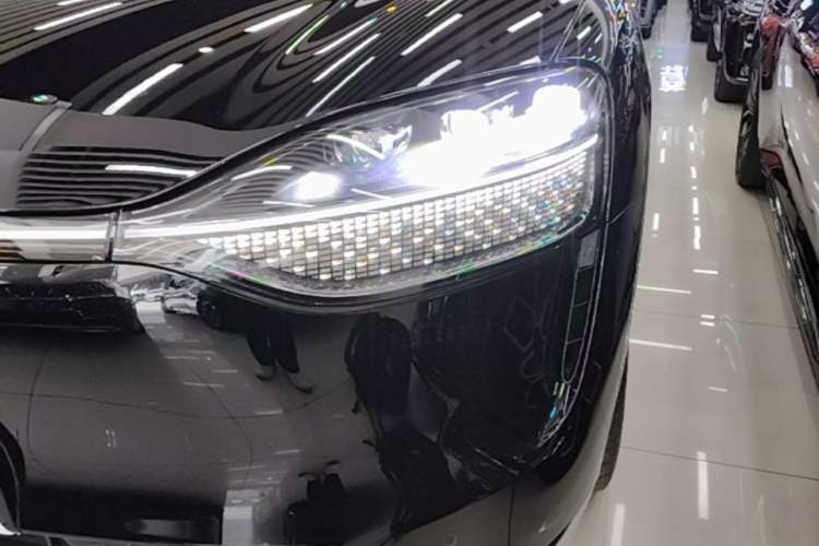Used Hima AITO M9 2024 Range-Extended Ultra Version 42 kWh 6-Seater Model Left Front Headlight