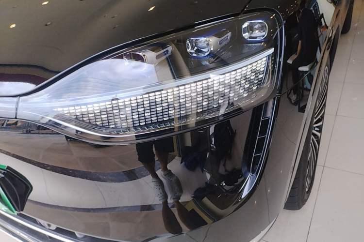Used Hima AITO M9 2024 Range-Extended Ultra Version 42 kWh 6-Seater Model Left Front Headlight