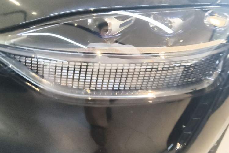 Used Hima AITO M9 2024 All-Electric Ultra Version 100 kWh 6-Seater Model Left Front Headlight