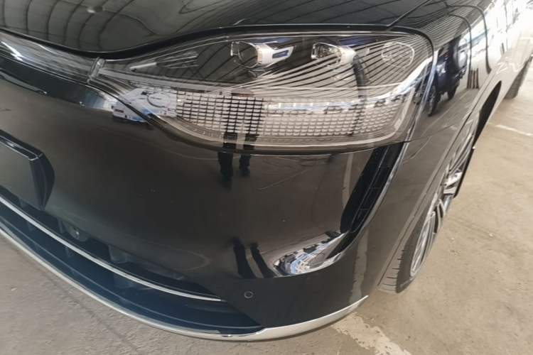 Used Hima AITO M9 2024 Range-Extended Ultra Version 42 kWh 6-Seater Model Left Front Headlight