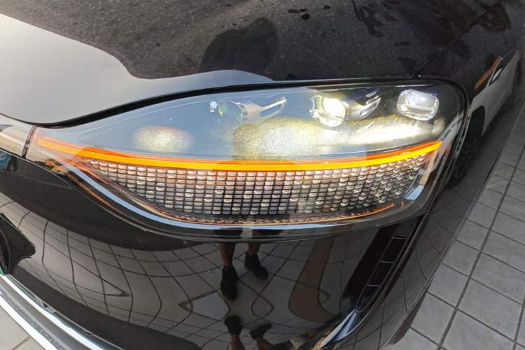 Used Hima AITO M9 2024 Range-Extended Ultra Version 52 kWh 6-Seater Model Left Front Headlight