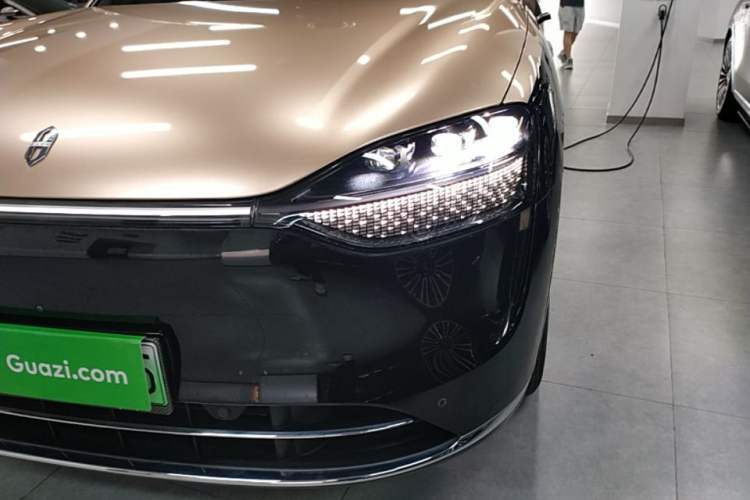 Used Hima AITO M9 2024 Range-Extended Ultra Version 42 kWh 6-Seater Model Left Front Headlight