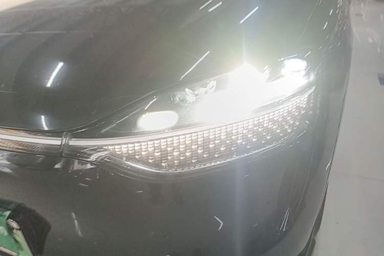 Used Hima AITO M9 2024 Range-Extended Ultra Version 52 kWh 6-Seater Model Left Front Headlight