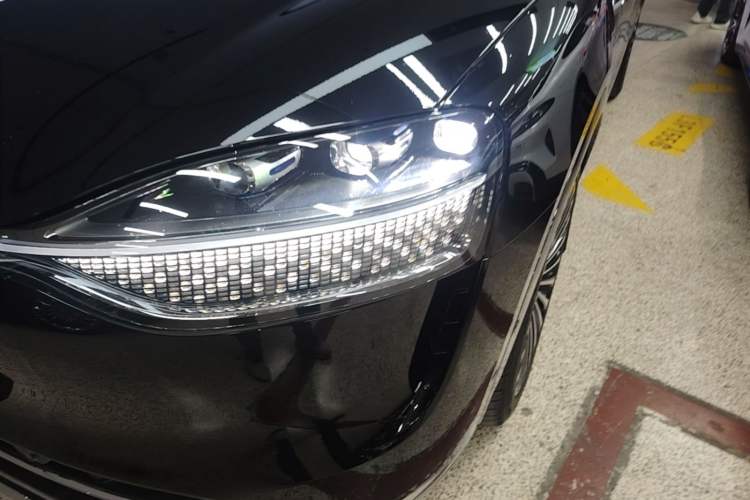 Used Hima AITO M9 2024 Range-Extended Ultra Version 52 kWh 6-Seater Model Left Front Headlight