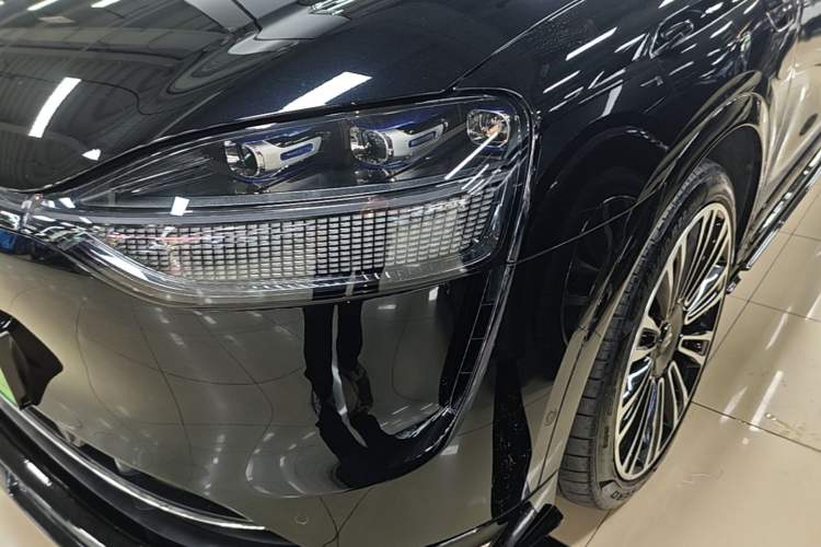 Used Hima AITO M9 2024 Range-Extended Ultra Version 42 kWh 6-Seater Model Left Front Headlight