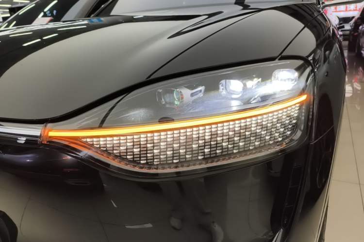Used Hima AITO M9 2024 Range-Extended Ultra Version 42 kWh 6-Seater Model Left Front Headlight