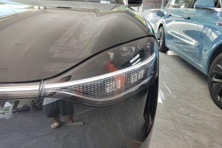 Used Hima AITO M9 2024 Range-Extended Ultra Version 42 kWh 6-Seater Model Left Front Headlight