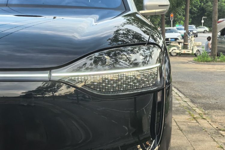 Used Hima AITO M9 2024 Range-Extended Ultra Version 52 kWh 6-Seater Model Left Front Headlight