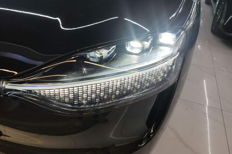 Used Hima AITO M9 2024 All-Electric Ultra Version 100 kWh 6-Seater Model Left Front Headlight
