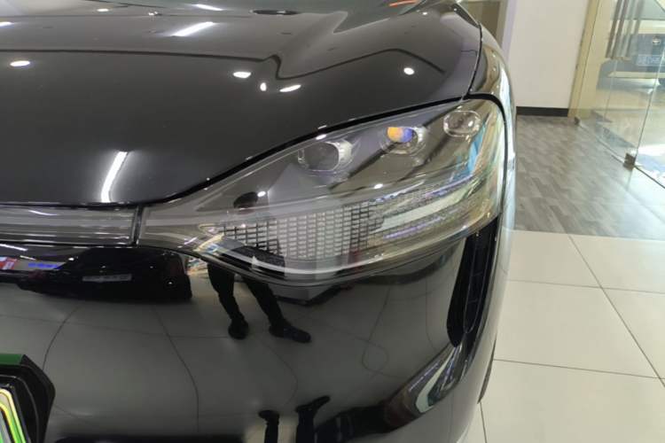 Used Hima AITO M9 2024 Range-Extended Ultra Version 52 kWh 6-Seater Model Left Front Headlight