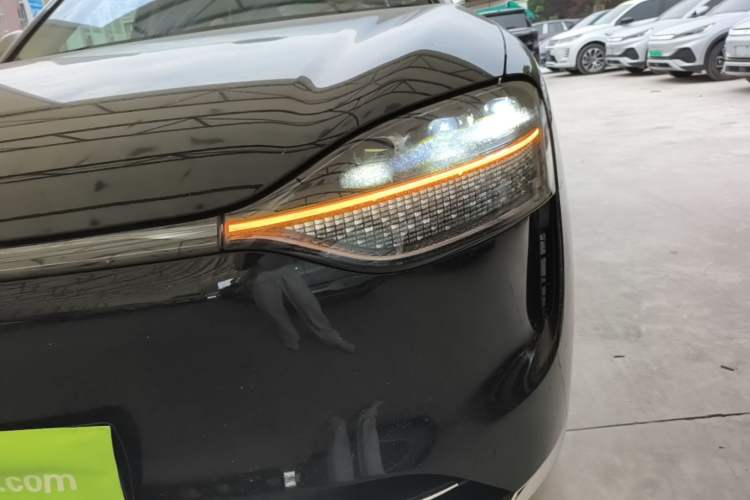 Used Hima AITO M9 2024 Range-Extended Ultra Version 52 kWh 5-Seater Model Left Front Headlight