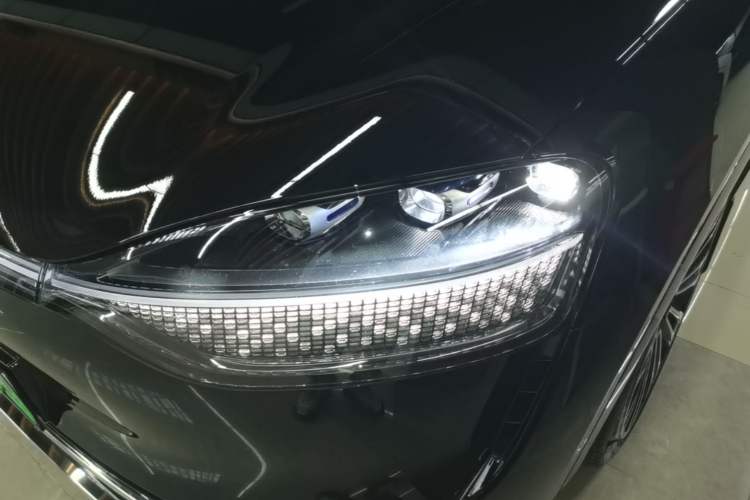 Used Hima AITO M9 2024 Range-Extended Ultra Version 42 kWh 6-Seater Model Left Front Headlight