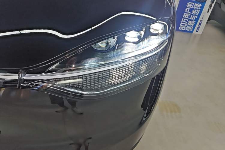 Used Hima AITO M9 2024 Range-Extended Ultra Version 52 kWh 6-Seater Model Left Front Headlight