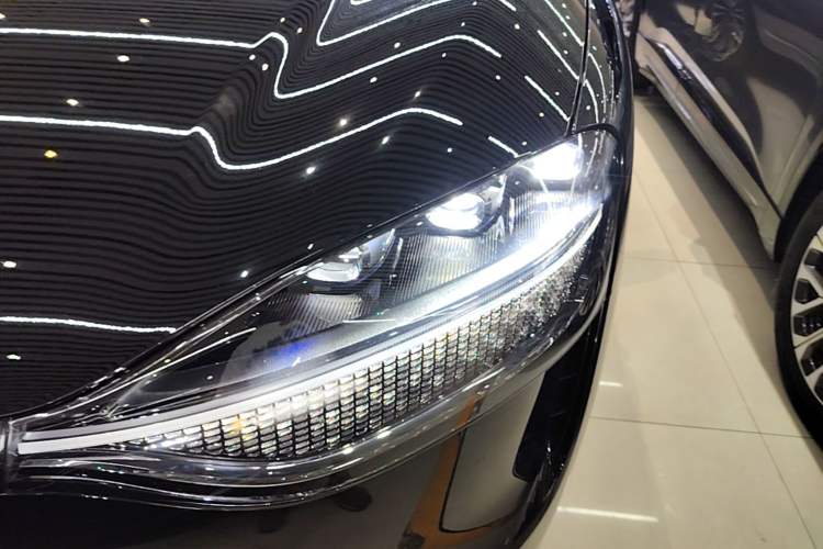 Used Hima AITO M9 2024 Range-Extended Max Edition 42 kWh 6-Seater Version Left Front Headlight