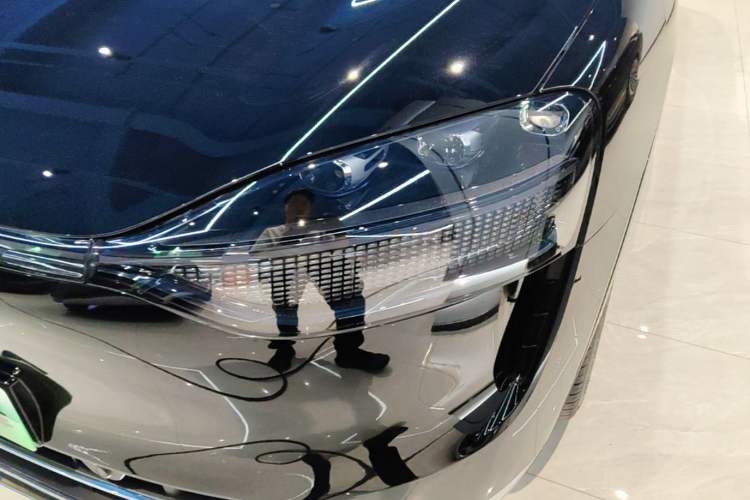 Used Hima AITO M9 2024 Range-Extended Ultra Version 42 kWh 6-Seater Model Left Front Headlight