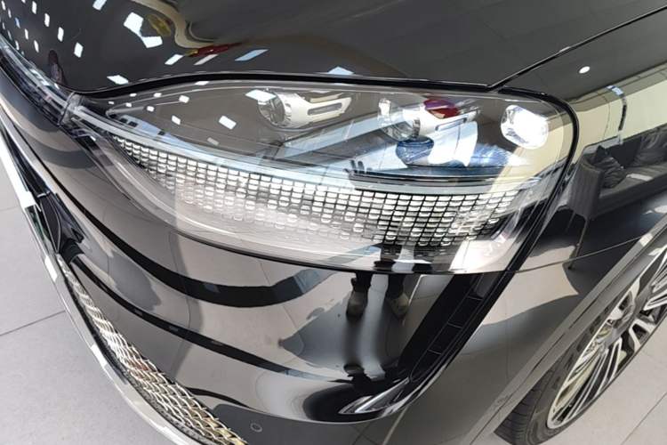 Used Hima AITO M9 2024 All-Electric Ultra Version 100 kWh 6-Seater Model Left Front Headlight