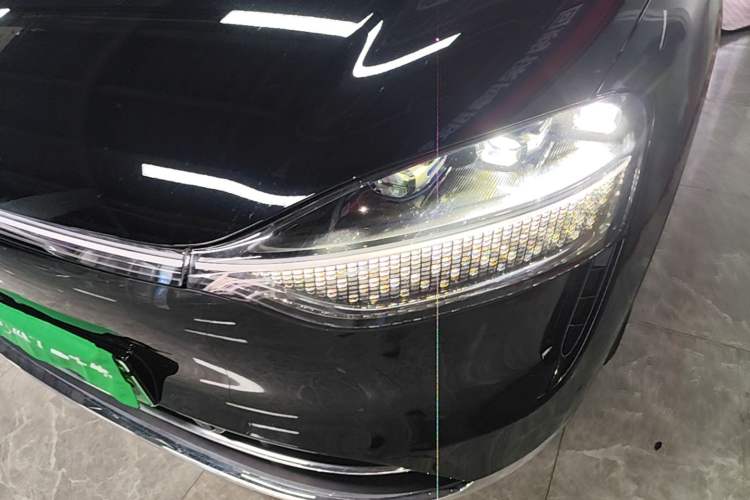 Used Hima AITO M9 2024 Range-Extended Ultra Version 42 kWh 6-Seater Model Left Front Headlight