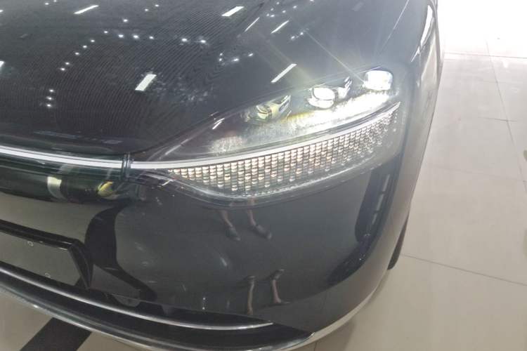 Used Hima AITO M9 2024 Range-Extended Ultra Version 42 kWh 6-Seater Model Left Front Headlight