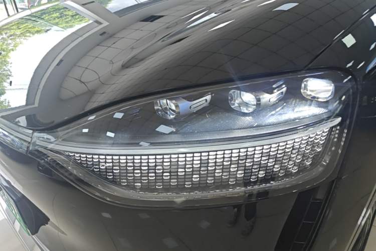Used Hima AITO M9 2024 Range-Extended Max Edition 42 kWh 6-Seater Version Left Front Headlight