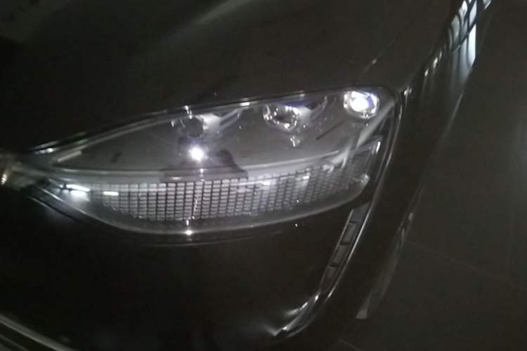 Used Hima AITO M9 2024 Range-Extended Ultra Version 52 kWh 6-Seater Model Left Front Headlight