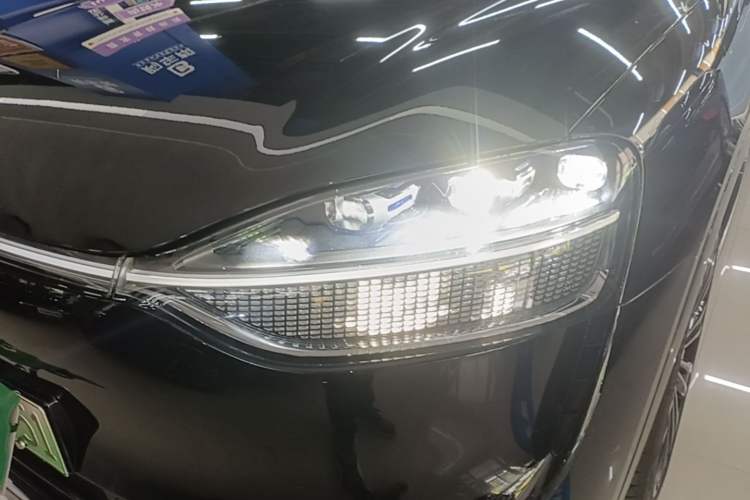 Used Hima AITO M9 2024 Range-Extended Ultra Version 42 kWh 6-Seater Model Left Front Headlight
