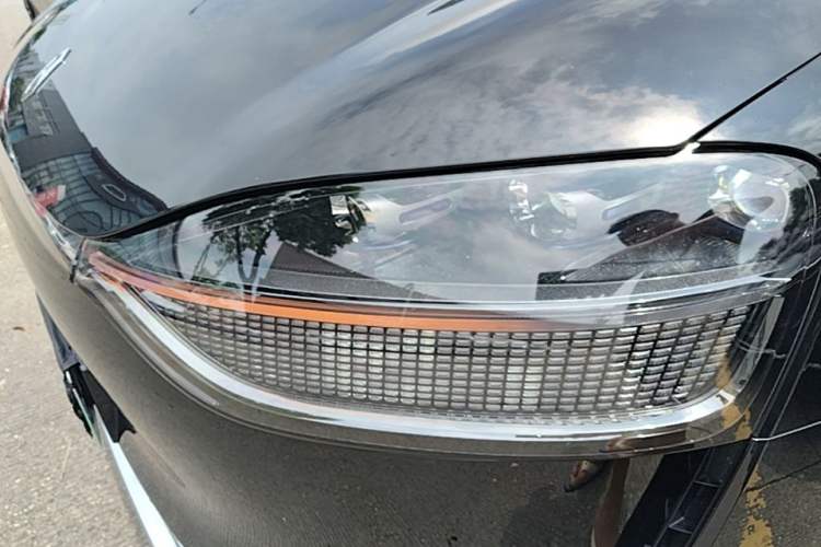 Used Hima AITO M9 2024 Range-Extended Ultra Version 52 kWh 5-Seater Model Left Front Headlight